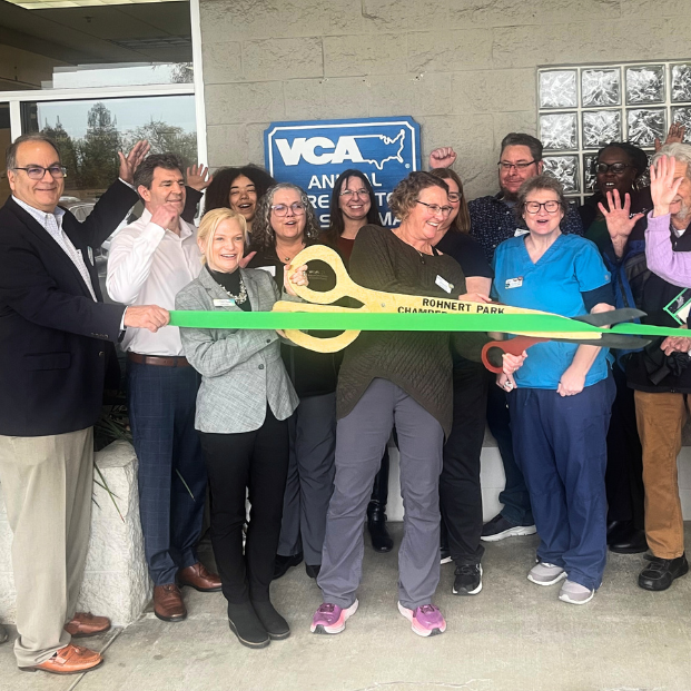 VCA Animal Care Center of Sonoma County cuts “green” ribbon celebrating local use of 100% renewable electricity